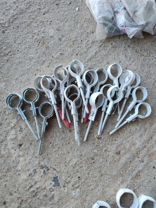 Vând coliere metalice