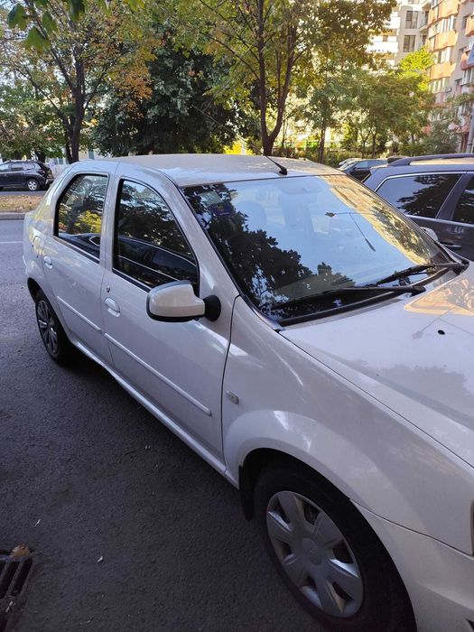 Vând autoturism Dacia Logan