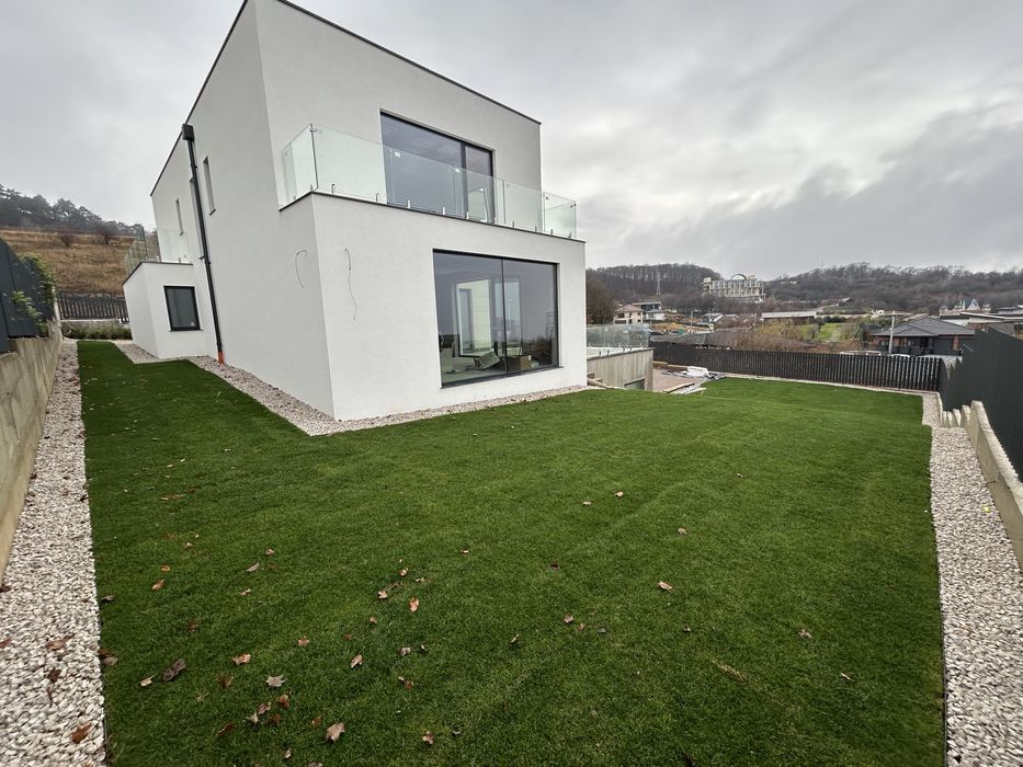 Vand casa in zona Wonderland