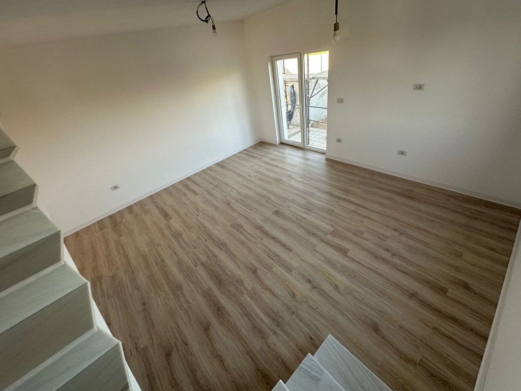 Proprietar vând casa duplex 1/2 in Ghiroda zona Slavic