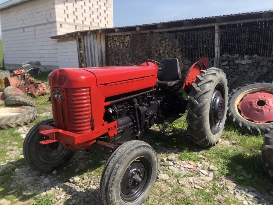Dezmembrez Massey Ferguson 50