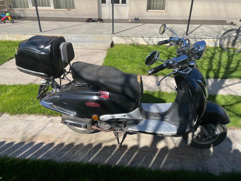 Scuter de vânzare