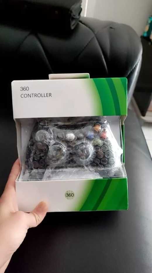 Геймпад джойстик с кабел, черен, за конзола за игри Xbox 360 и PC