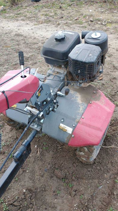 Tocator Crengi HECHT 16 CP si Motocultor WEIMA 16 CP