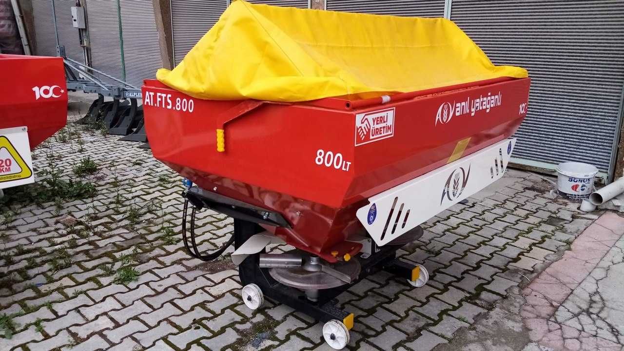 RMU 800 litr (Разбрасыватель минеральных удобрений РМУ-800)