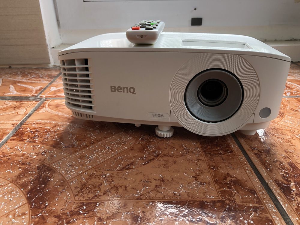 Vand videoproiector Benq MS560