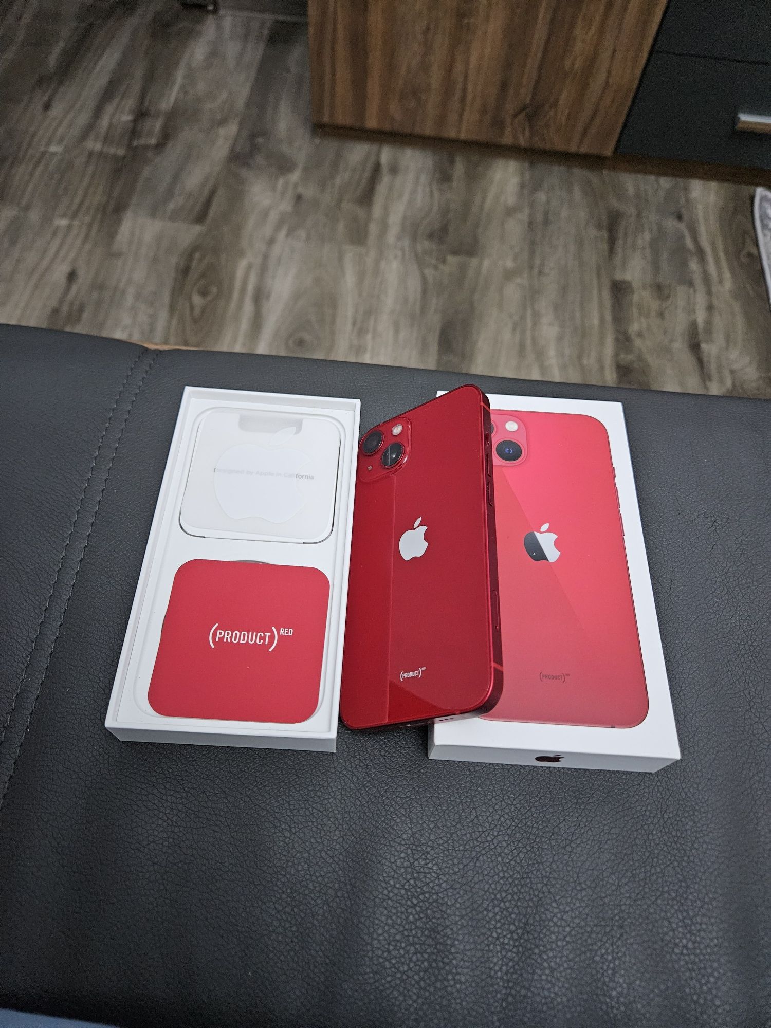 IPhone 13 roșu 128 GB impecabil