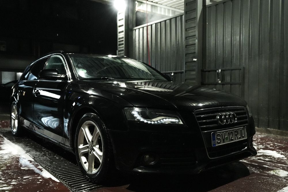 Audi A4 B8 • 2.0 TDI 143 CP • Xenon • Trapa panoramică