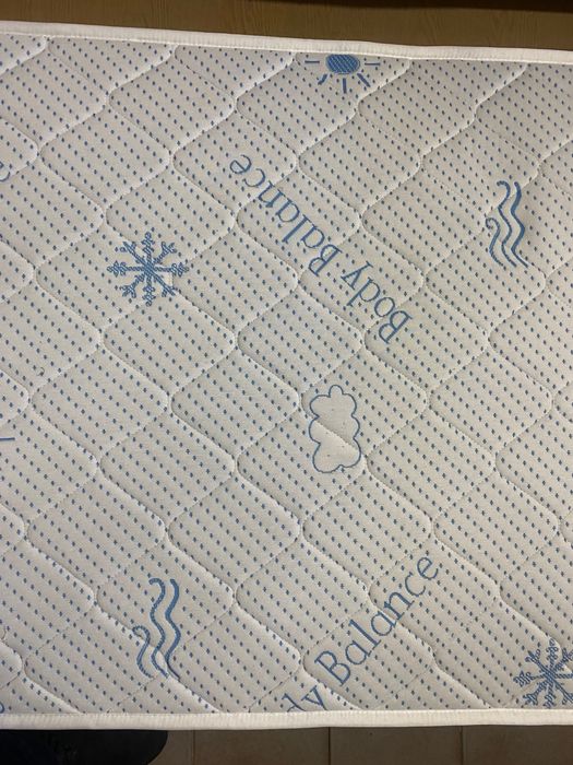 Продавам еднолицев матрак