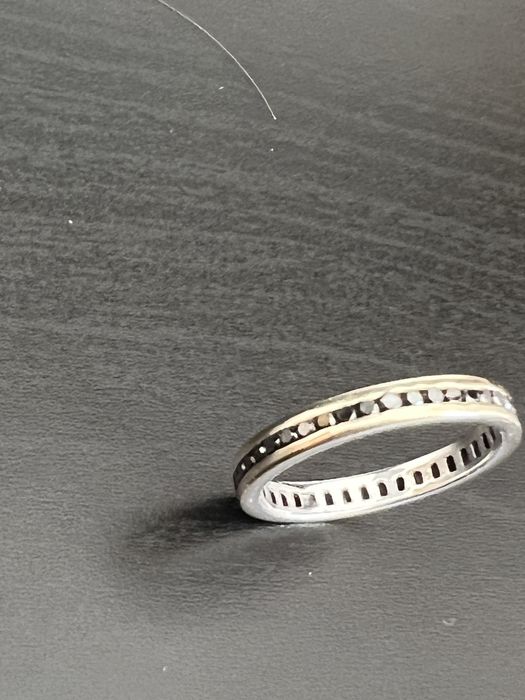 Vand inel memory din aur alb 18k diamante negre