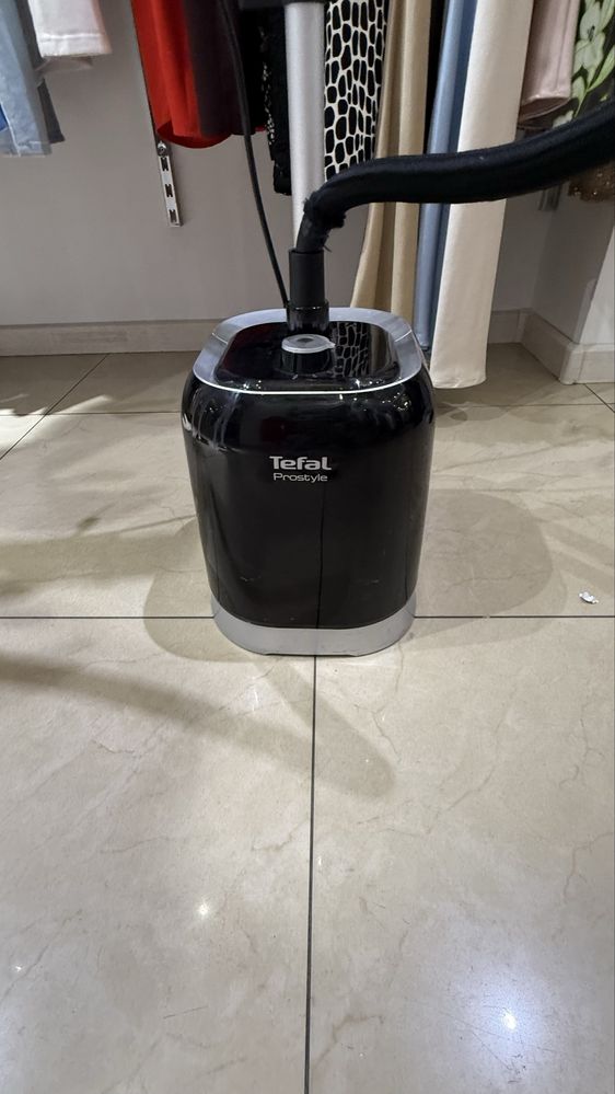 Продаю отпариватель Tefal
