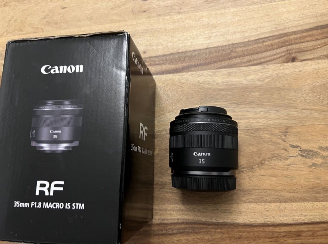 Camera Canon R full frame 35mm 1.8