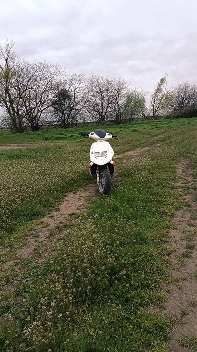 Vând scuter benelli 49 cc