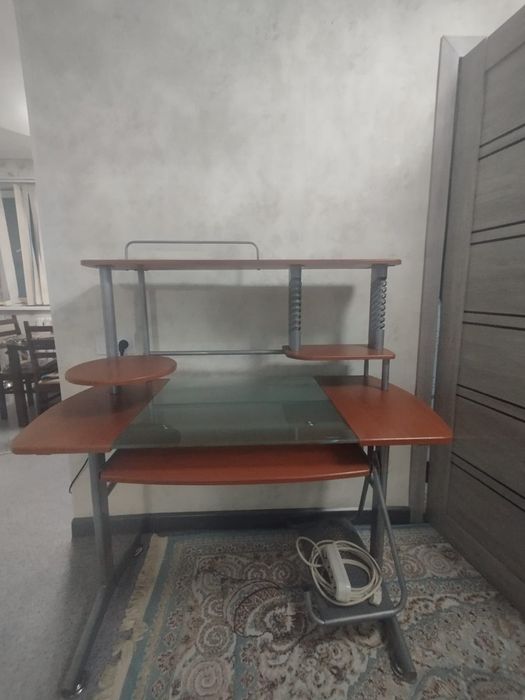 Стол для компьютера