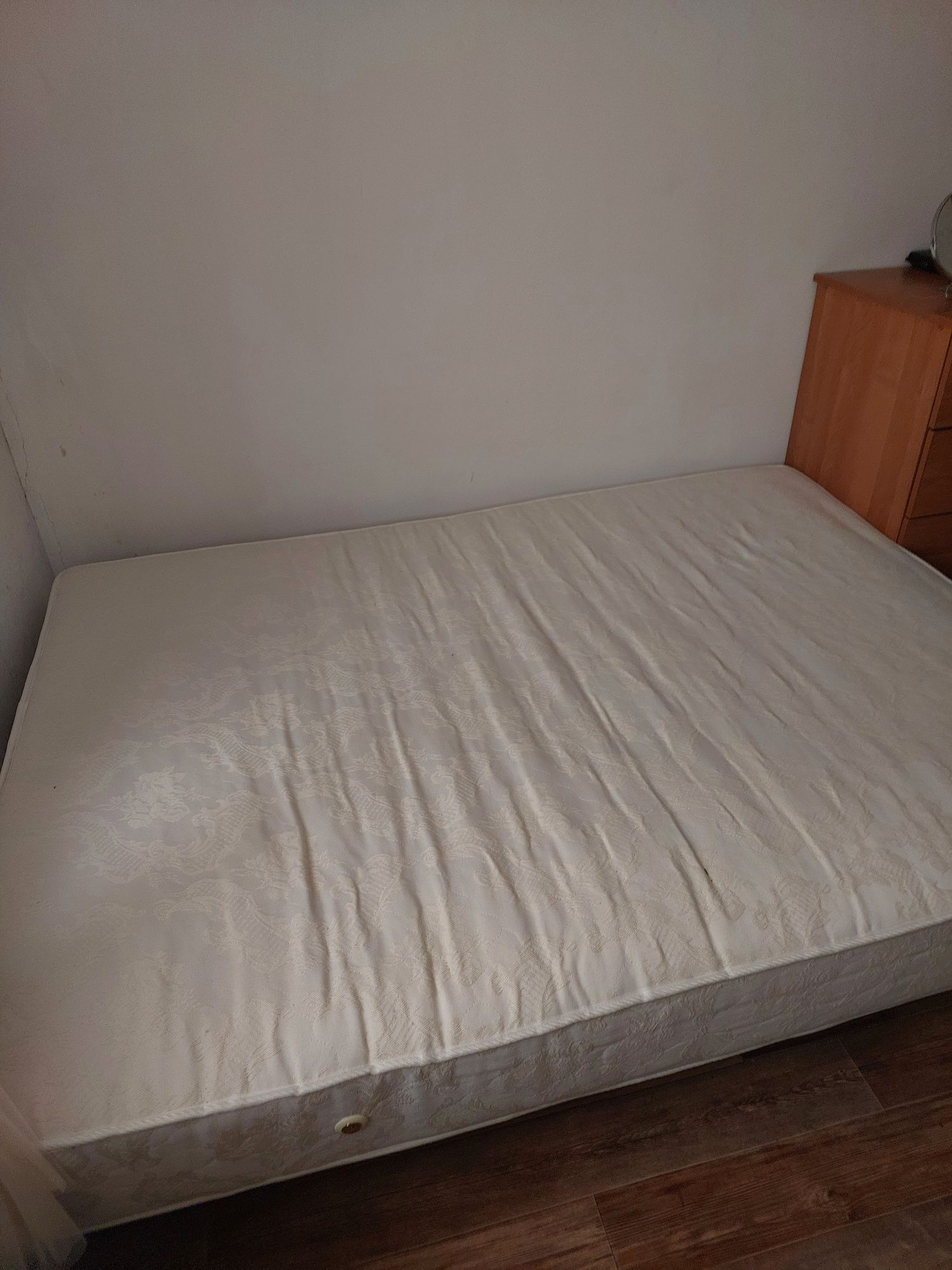 Продам матрас чистый