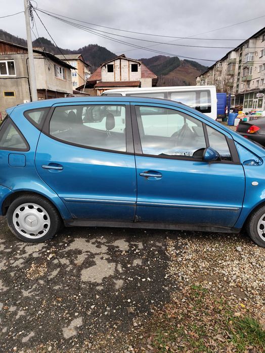 Vând Mercedes A 160, an 2002, cutie semiautomata.
