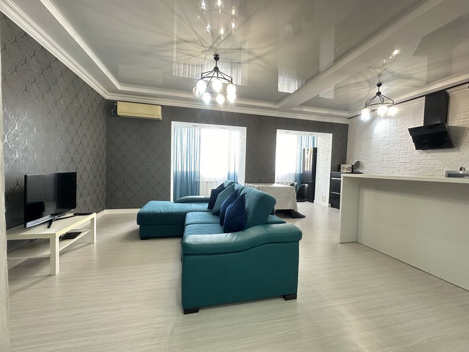 Сдам 2 комнатную студию посуточно