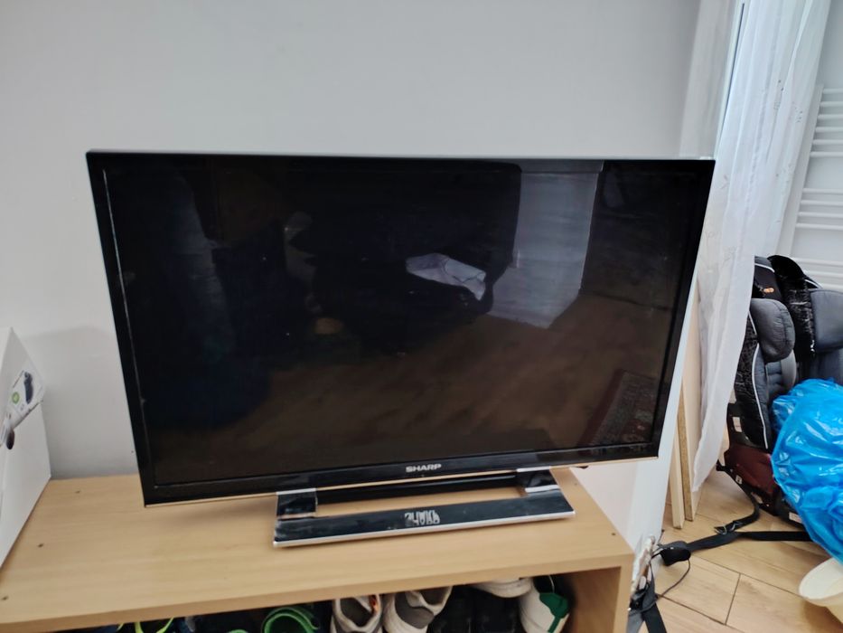 Tv LCD Sharp 81 cm IEFTIN