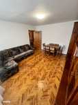 Chirie apartament cu 3 camere etajul 2