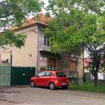 Casă cu etaj în Episcopia – 4 camere, anexe,