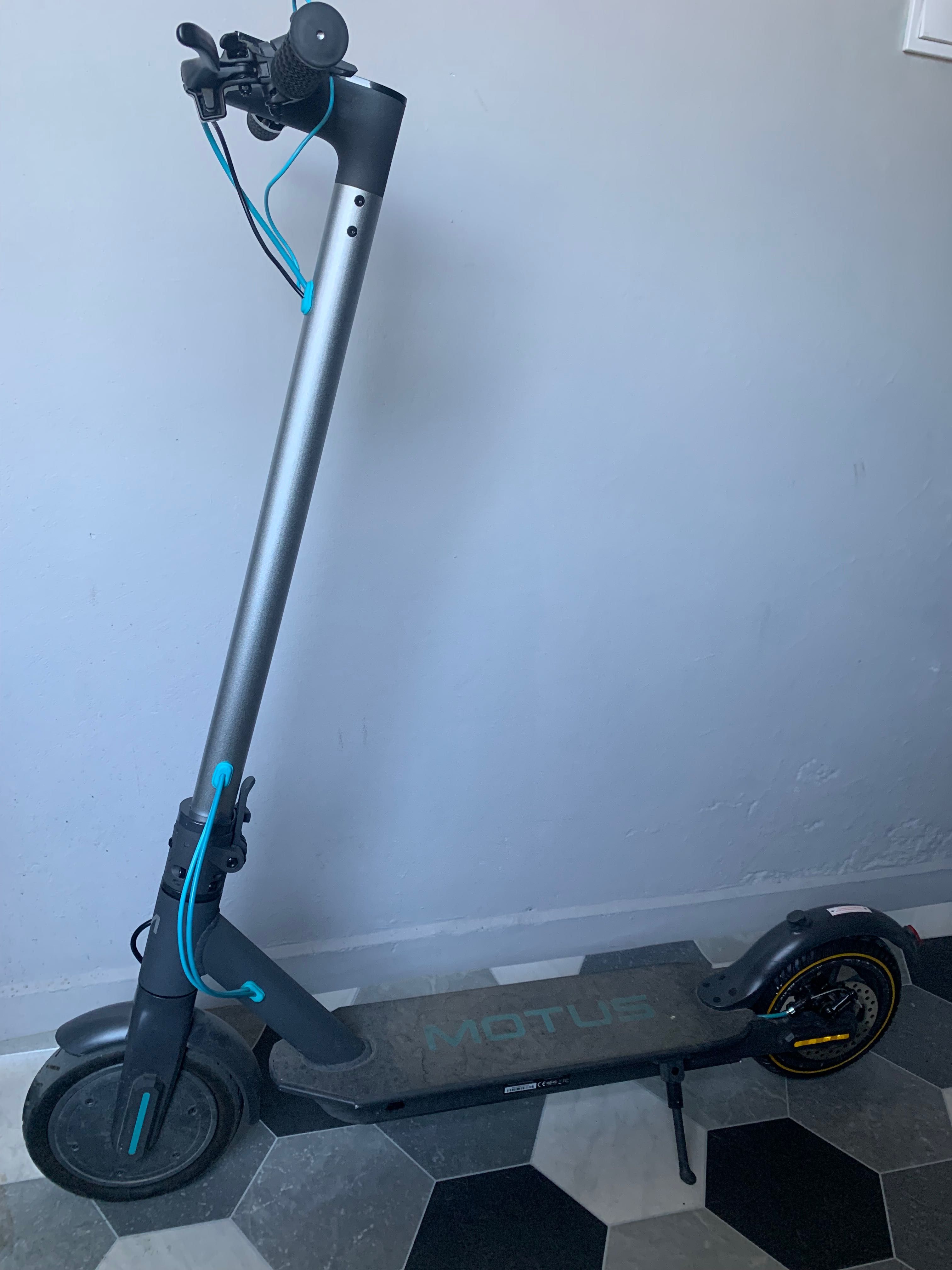 Motus 8.5’’ електрическа тротинетка