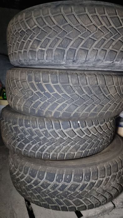 Продам шины 205 65 R15