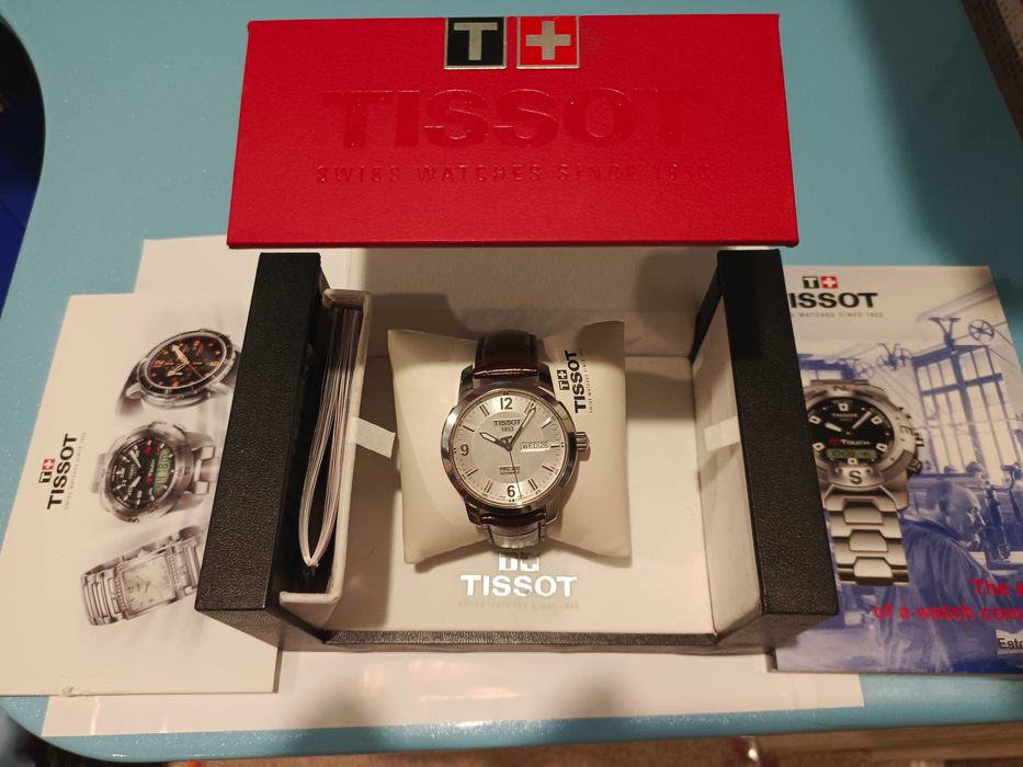 Продаю мужские часы Tissot