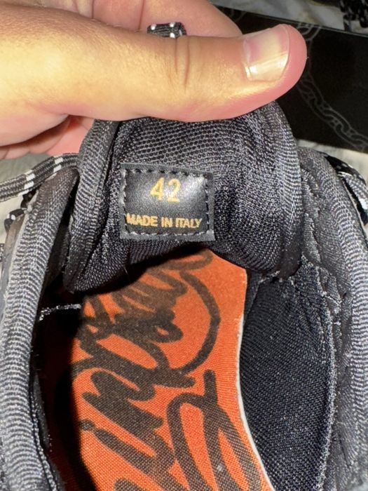 Versace chain reaction black