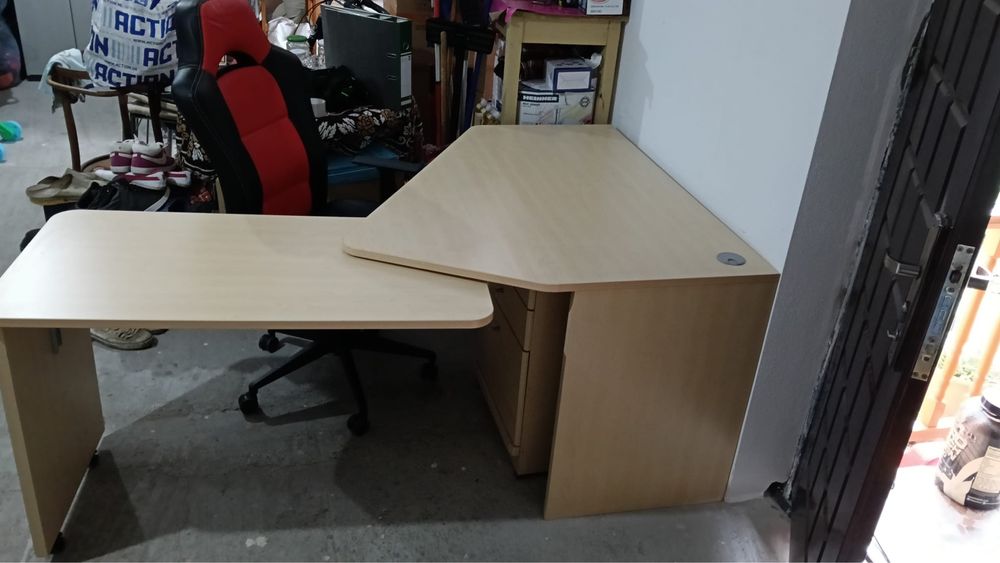 Masa de birou si dulap cu sertare