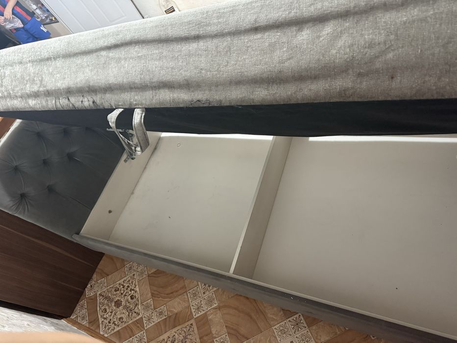 Продаю кровать срочно в идеальном состояние