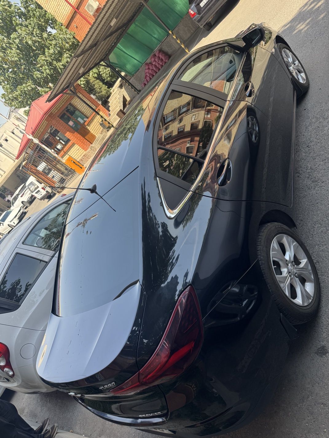 Onix premier 2 turbo AT pilus sotiladi