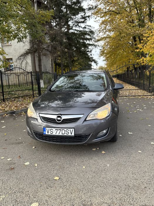 Opel Astra J Sports Tourer 1.7 Ecoflex 2012