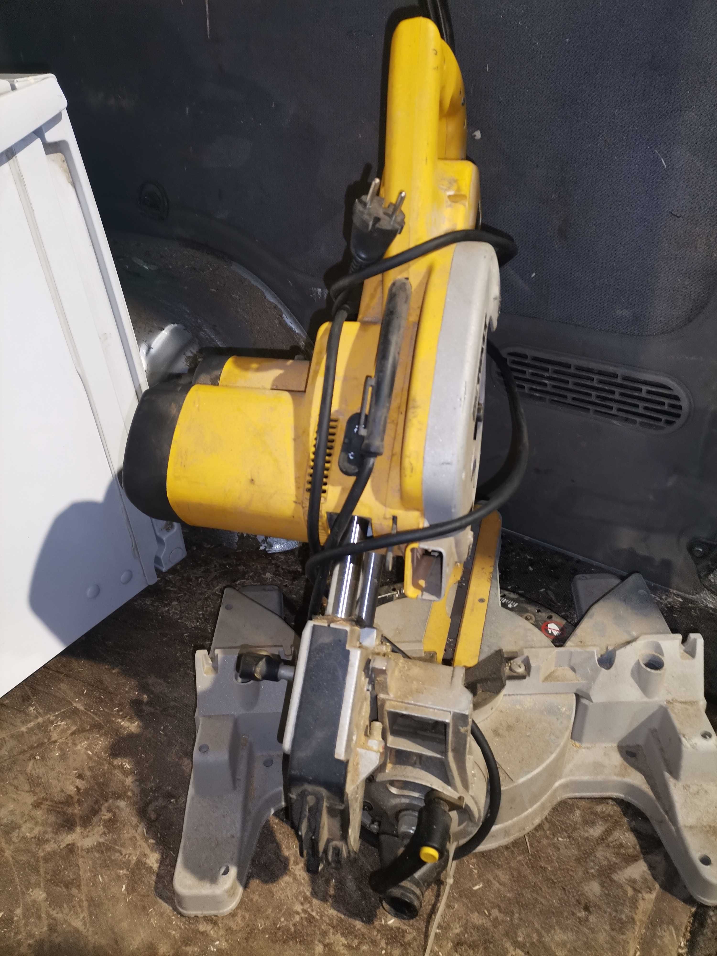 Fierăstrău circular staționar DEWALT original perfect funcțional