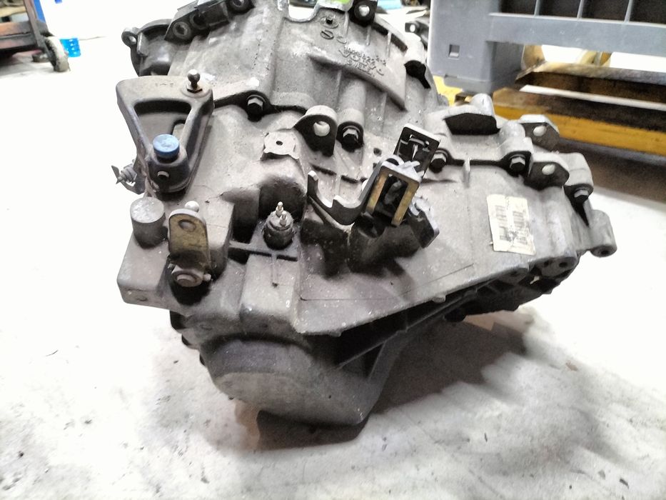 Ръчна скоростна кутия Volvo V70 / XC70 2.4 D5 2005г.