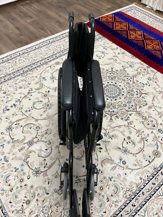 Продам инвалидную коляску. Срочно!!