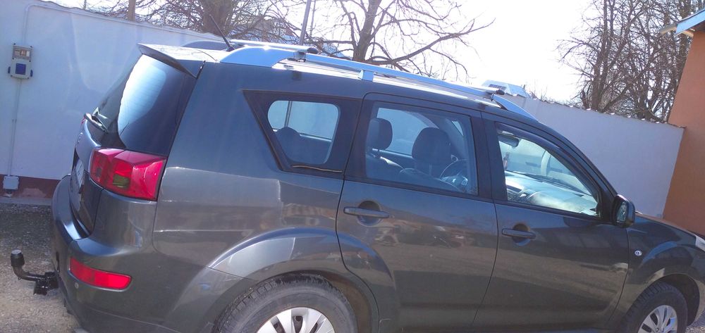 Vând Peugeot 4007 disel2.2 195000 km
