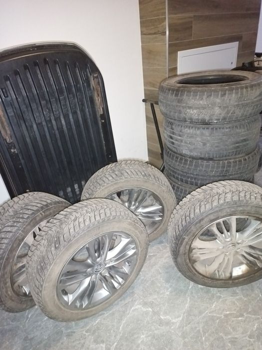 Продам шины и диски зимние.