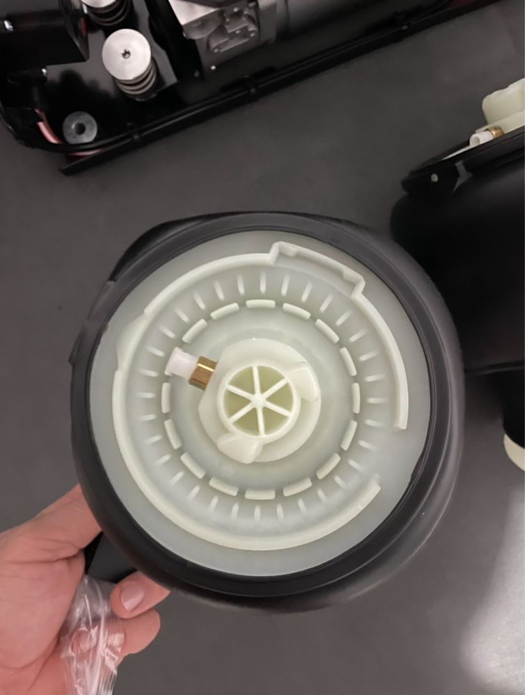 Compresor perne suspensie aer Bmw Seria 5 7 GT f07 f01 f11 f10 motoras