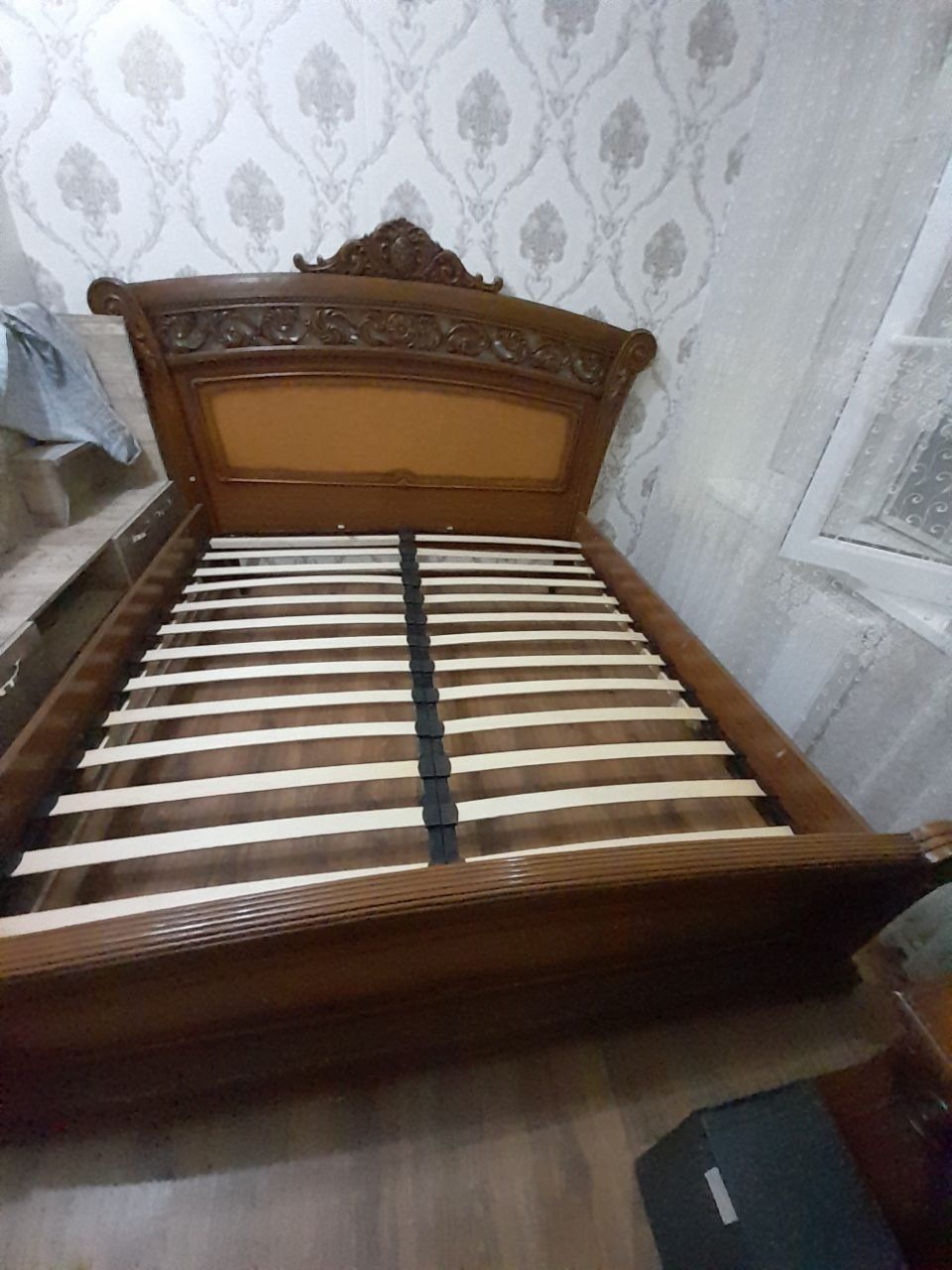Срочний продам крават китайский