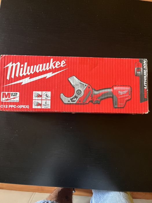 De vanzare taietor teava ppr Milwaukee si laser Huepar noi