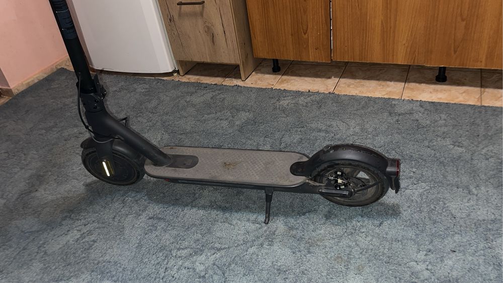 Vând trotinetă sxiaomi scuter s1 in state foarte buna