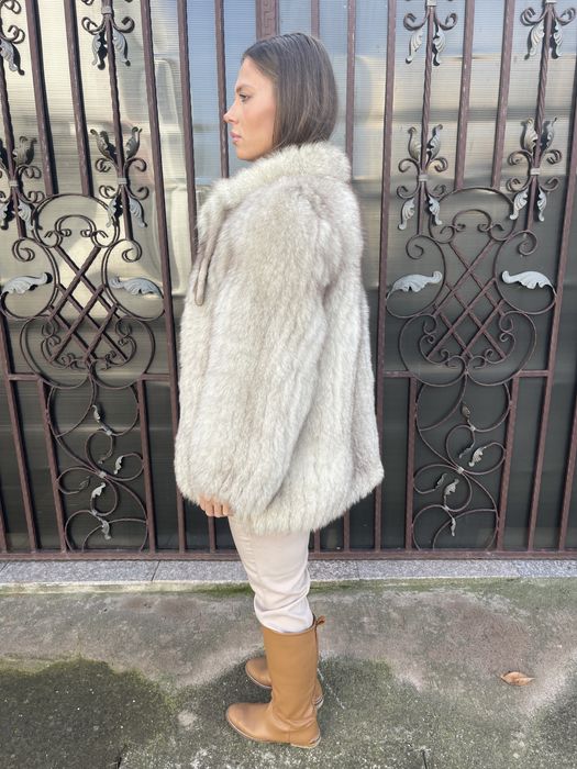 Haina din blana naturala de vulpe polara