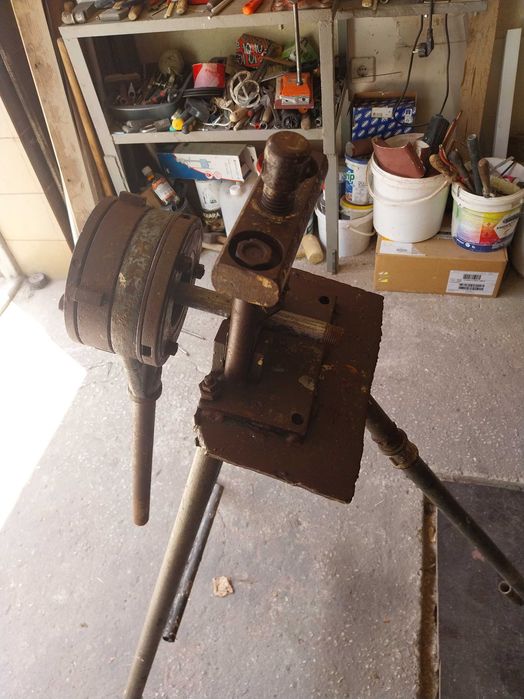 Тринога за резби