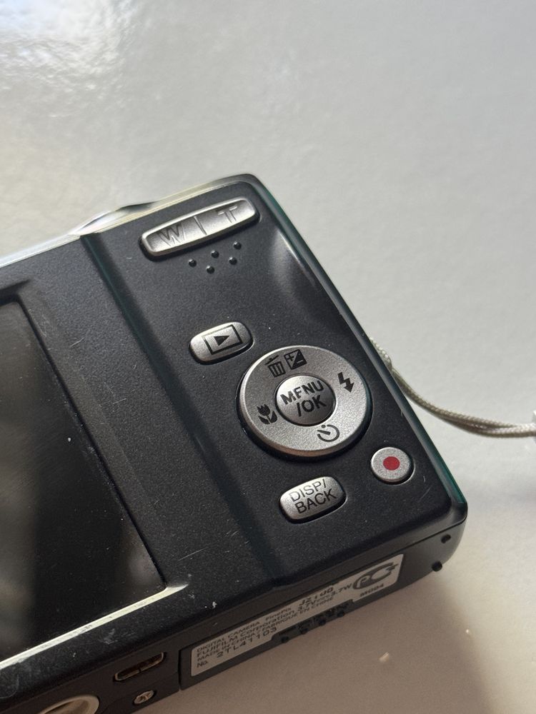 Fujifilm FinePix JZ100 14MP Дигитален Фотоапарат