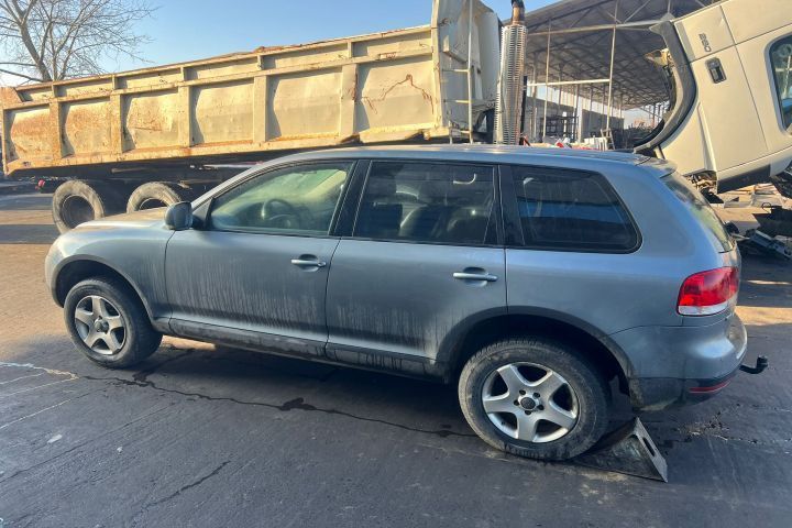 Dezmembrez Volkswagen VW Touareg generatia 1 7L [2002 - 2007] Crossov