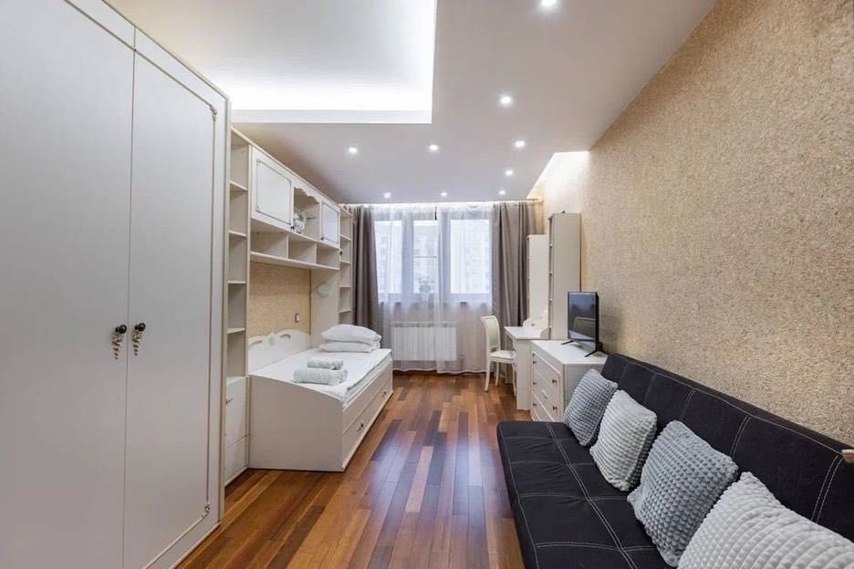 Сдаётся девушкам 3ёх комнатная квартира, цена для одной девушки