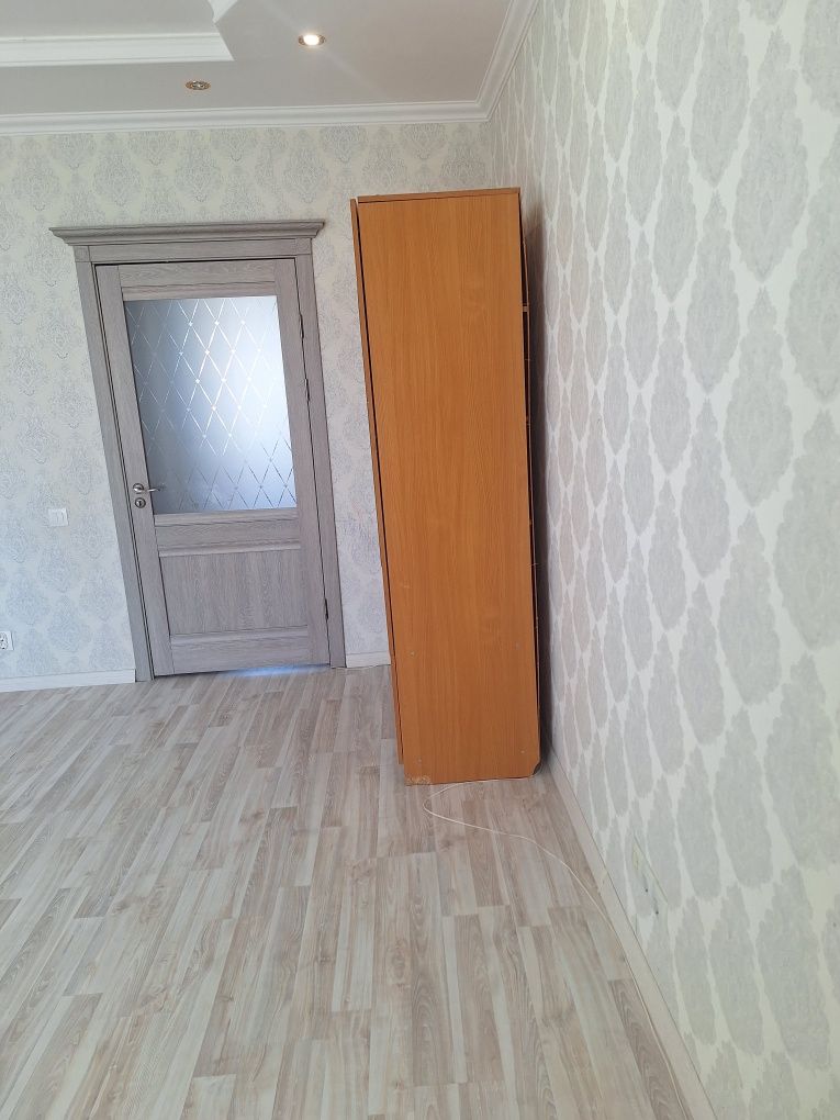 Шкаф и диван продаётся
