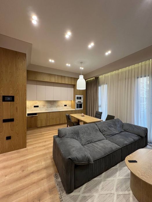 Аренда 3 ком кв в Жк PARKWOOD, метро ойбек,панорамные окна,паркинг