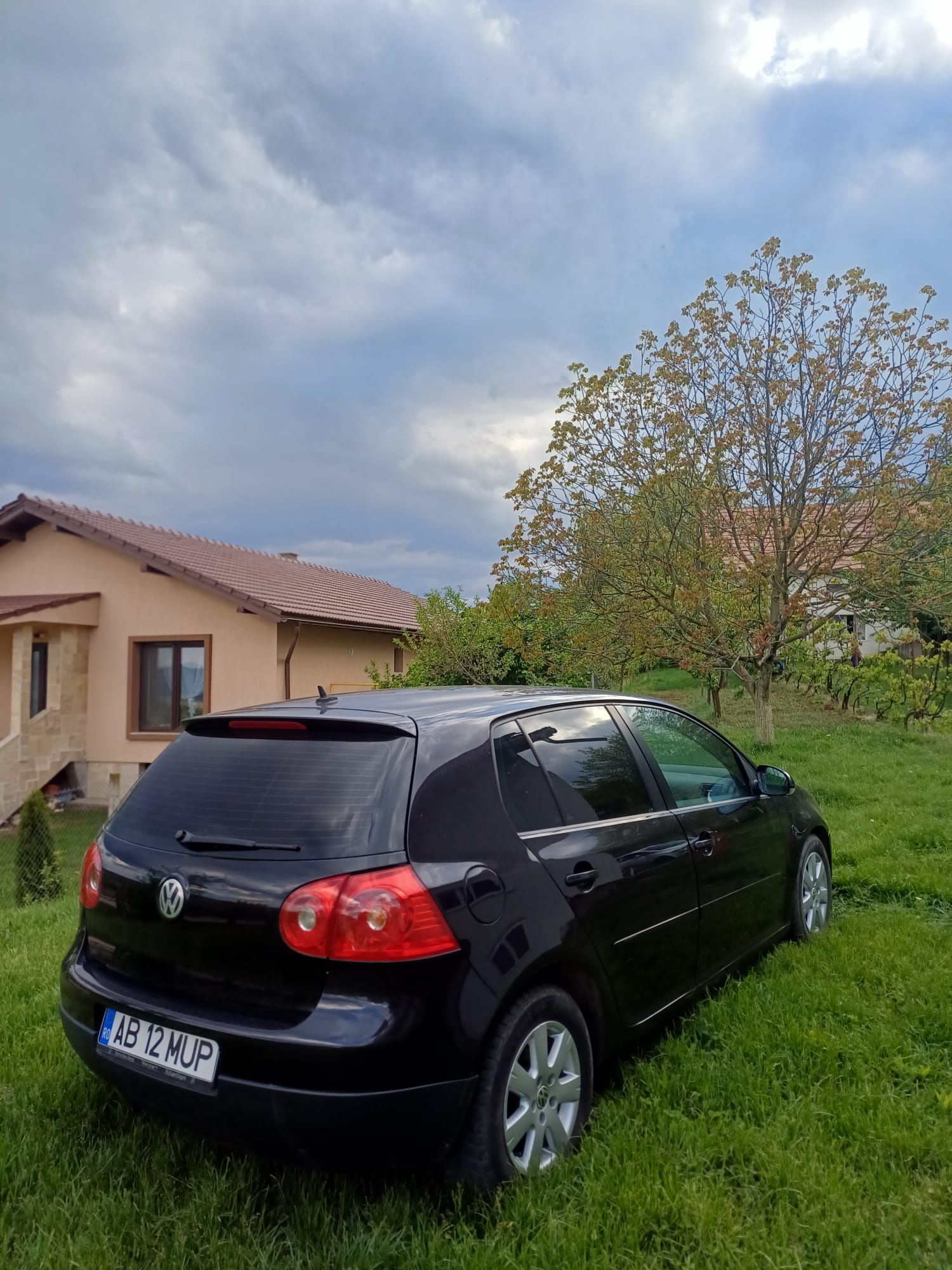 VW Golf 5, 1.4 benzină, 180 000 km