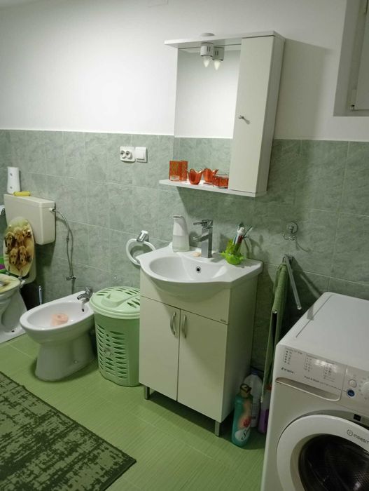 Vand casa renovata sau schimb cu apartament zona centrala + diferenta